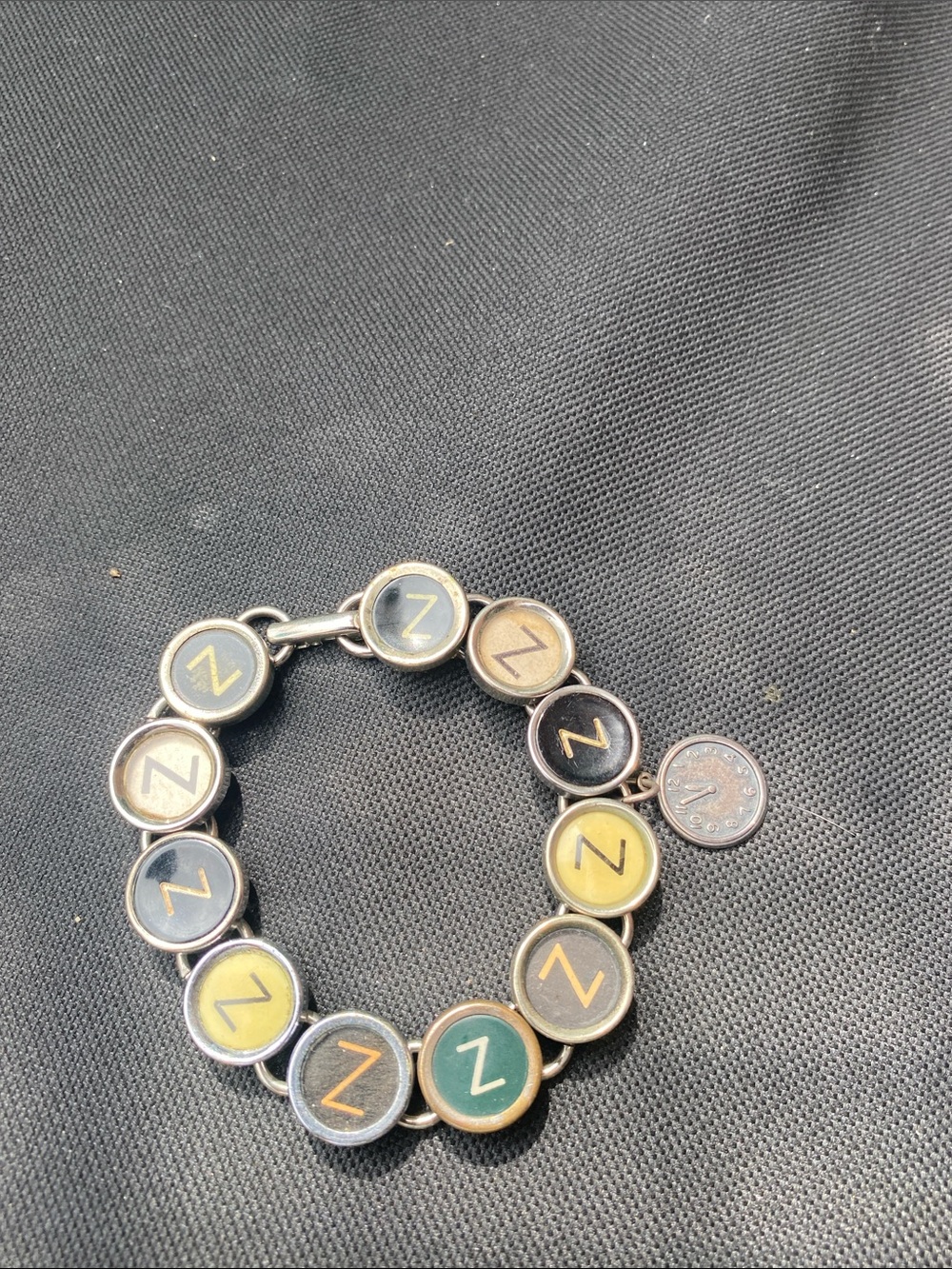 Z typewriter key Multicolor Circle Link Bracelet